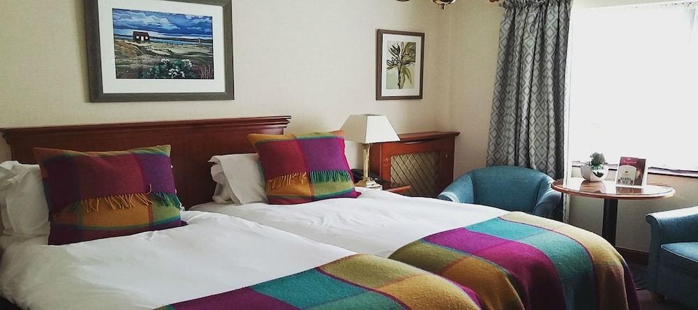 Parkway Hotel & Spa Cwmbrân Extérieur photo