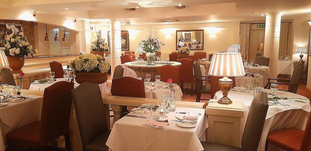 Parkway Hotel & Spa Cwmbrân Extérieur photo