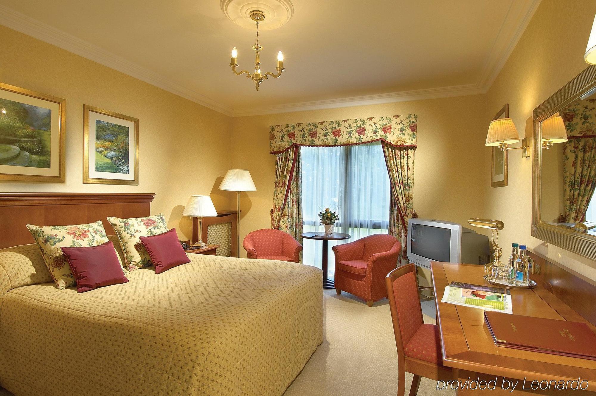 Parkway Hotel & Spa Cwmbrân Chambre photo