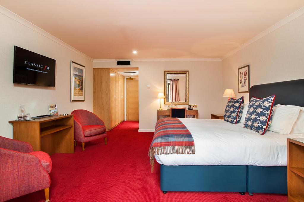 Parkway Hotel & Spa Cwmbrân Extérieur photo