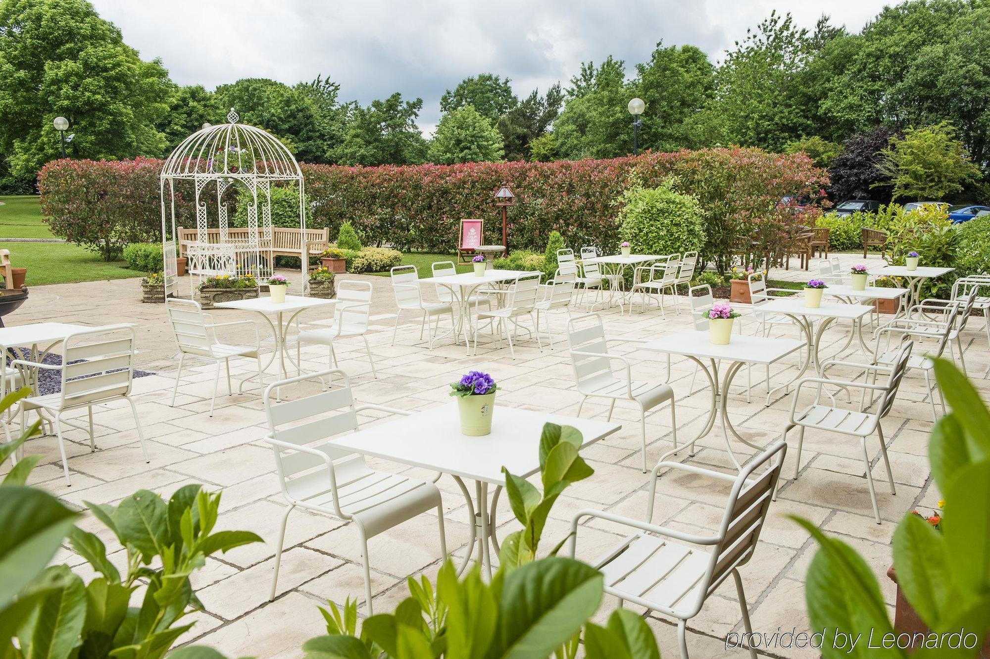 Parkway Hotel & Spa Cwmbrân Extérieur photo