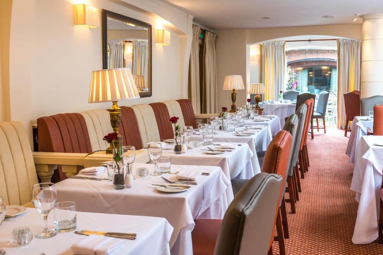 Parkway Hotel & Spa Cwmbrân Extérieur photo