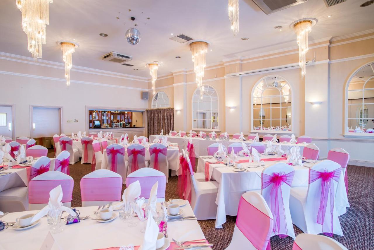 Parkway Hotel & Spa Cwmbrân Extérieur photo