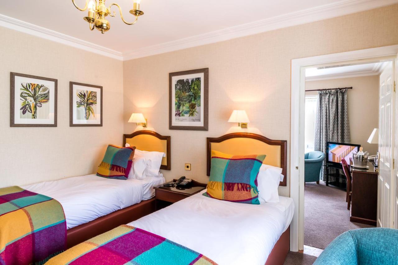 Parkway Hotel & Spa Cwmbrân Extérieur photo